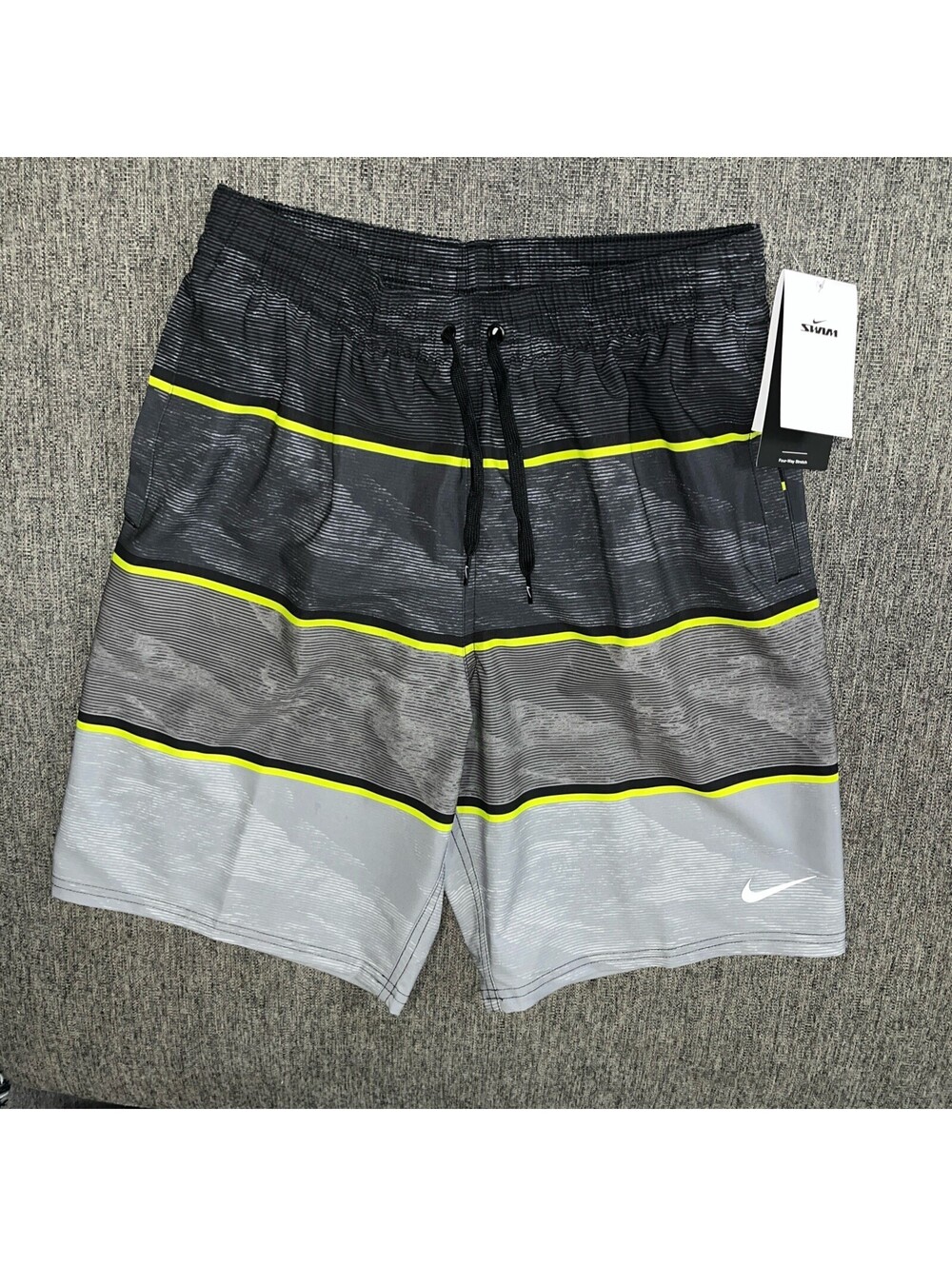 Nike Swim Wave Stripe Menโs Small 9" Volley Trunks Grey - NESSF550-001 New